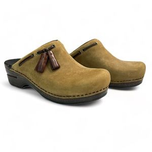 Dansko Womens Shannon Leather Tassel Detail Clogs Tan Brown Size 39 EU NWOT